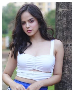 Palak Sindhwani Biography.jpg