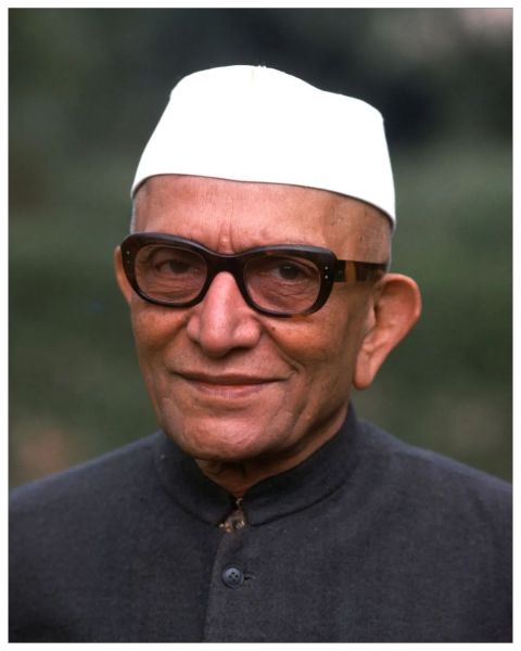 File:Morarji Desai Biography.jpg